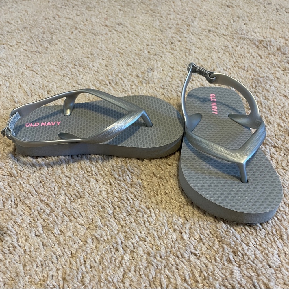 Old Navy Baby Girls Flip Flops Size 7